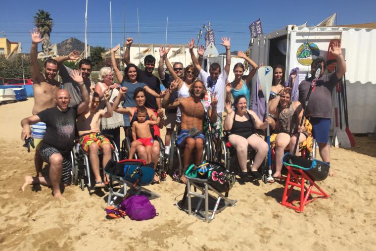 Actividad de paddle surf adaptado en Cabrera de Mar