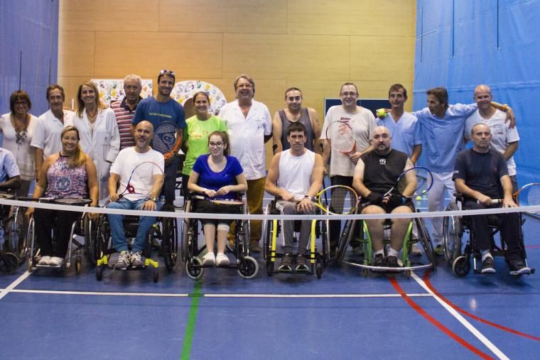 El tenista Tommy Robredo y el Institut Guttmann firman un convenio de colaboración para tenis adaptado