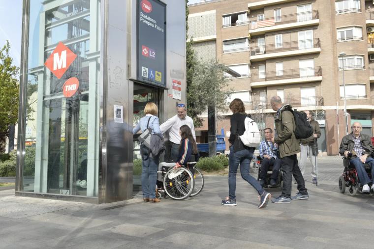 El Institut Guttmann y TMB comprometidos con la movilidad accesible