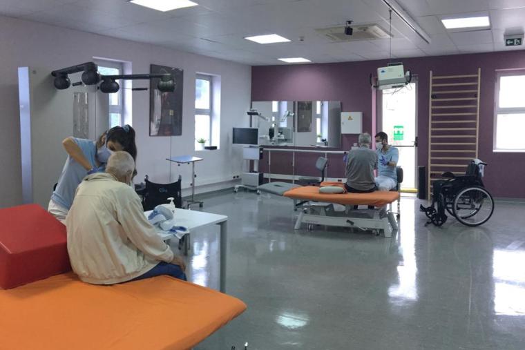 trabajando con el objetivo de devolver a una cierta normalidad