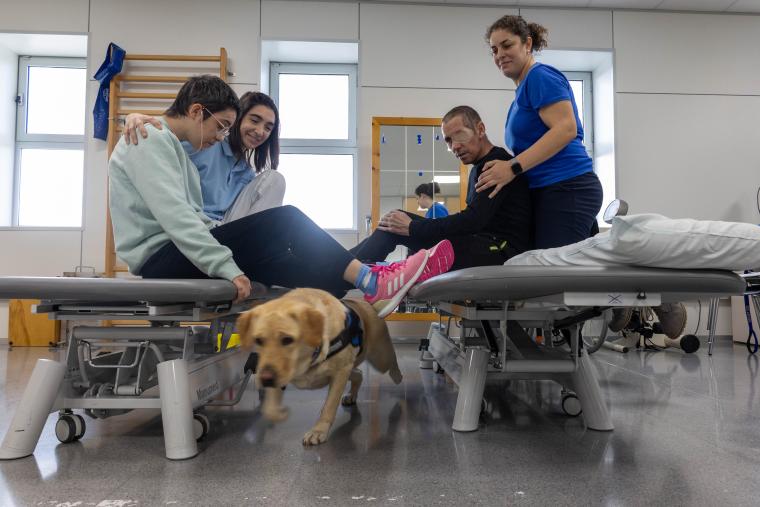 We start dog-assisted therapy at the Institut Guttmann