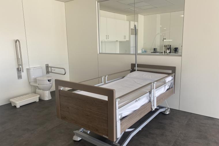 La empresa Armisen se une a Institut Guttmann con la donación de una cama de última generación