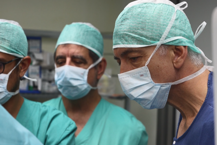 First operation in Europe to reconstruct the brachial nerve so that patients with high tetraplegia can breathe again.