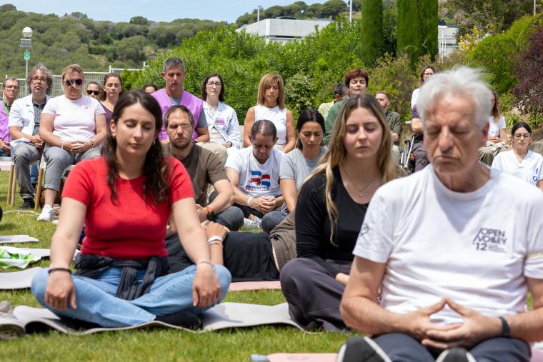 Conferència i meditació als jardins de l'Institut Guttmann
