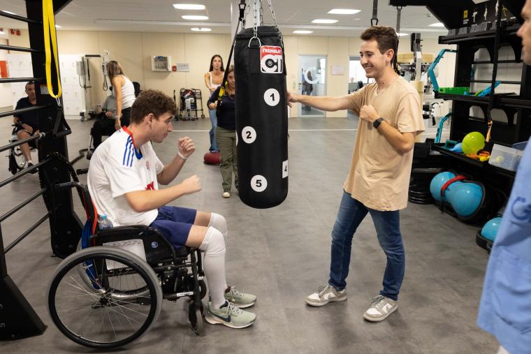 KH Lloreda impulsa el deporte adaptado al Institut Guttmann con una donación solidaria