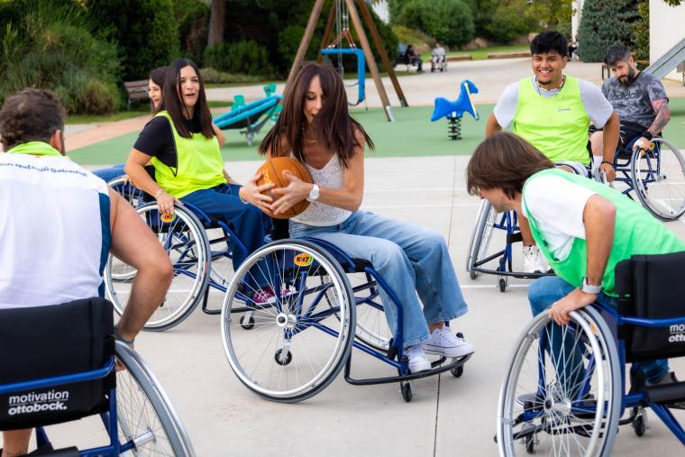 KH Lloreda impulsa el deporte adaptado al Institut Guttmann con una donación solidaria