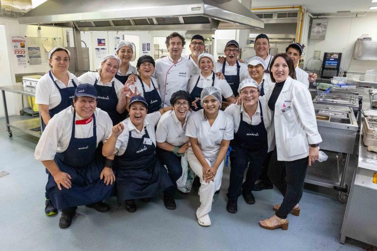 El chef Pepe Rodríguez de Masterchef visita el Institut Guttmann y prepara un menú degustación en el marco del 60 aniversario