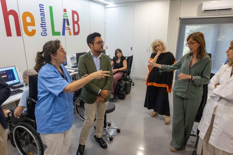 Carmen Fúnez i una delegació del Partit Popular visiten el Guttmann Hospital de Neurorehabilitació