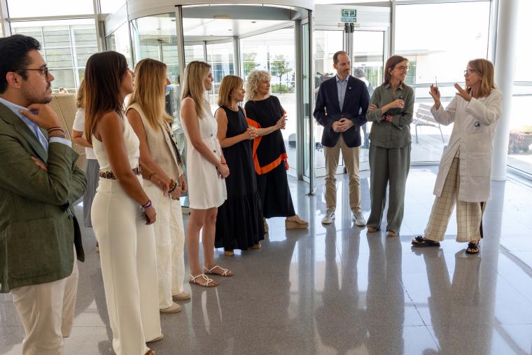 Carmen Fúnez i una delegació del Partit Popular visiten el Guttmann Hospital de Neurorehabilitació