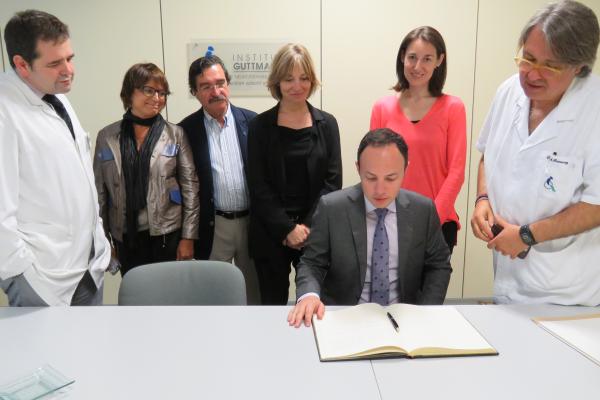 Xavier Espot, Ministro de Asuntos Sociales, Justicia e Interior del Gobierno de Andorra, visita el Institut Guttmann