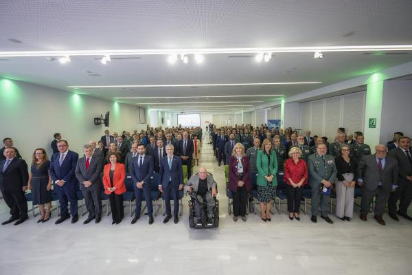 L’Institut Guttmann rep la Cruz de Plata de la Orden del Mérito de la Guardia Civil