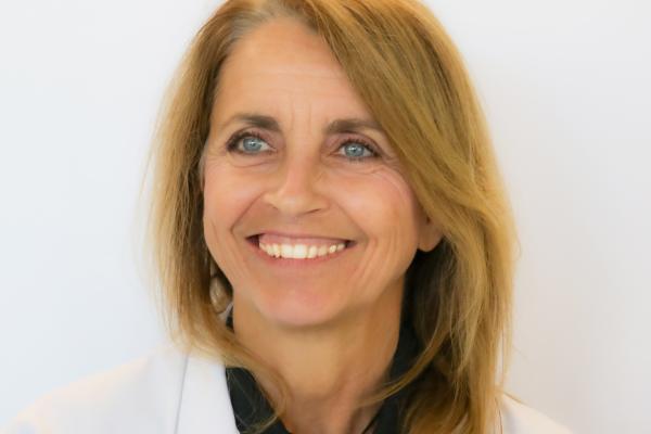 Dr. Montserrat Bernabeu, recognized with the Professional Excellence Award of the College of Doctors of Barcelona