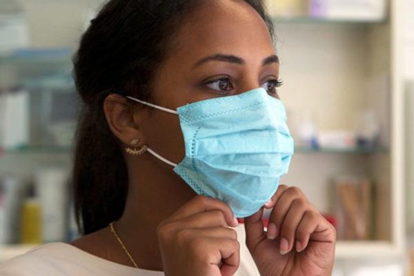 The mask is no longer mandatory in health centers