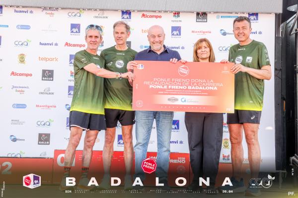 Nearly 3,000 people participate in the Ponle Freno charity race in Badalona in support of traffic accident victims