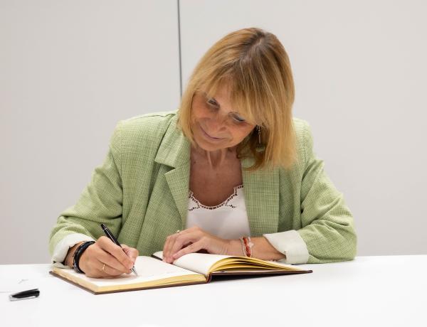 The president of the Diputació de Barcelona, Lluïsa Moret, visits the Institut Guttmann