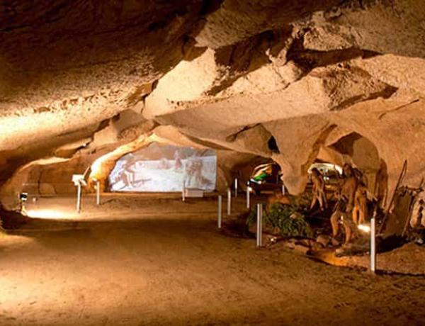 Espluga Caves