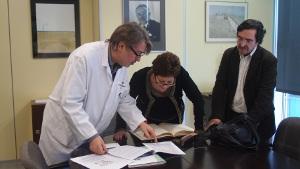 cristina_rodriguez.jpg La Sra. Cristina Rodríguez, Ministra de Salud y Bienestar del Gobierno de Andorra, firma en el Libro de Honor del Institut Guttmann