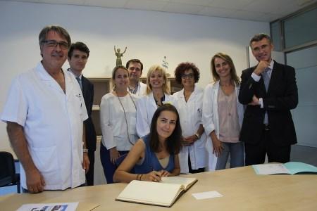 maria_segui.jpg Sra. María Seguí Gómez, Directora General de Tráfico, firma en el Libro de Honor del Institut Guttmann