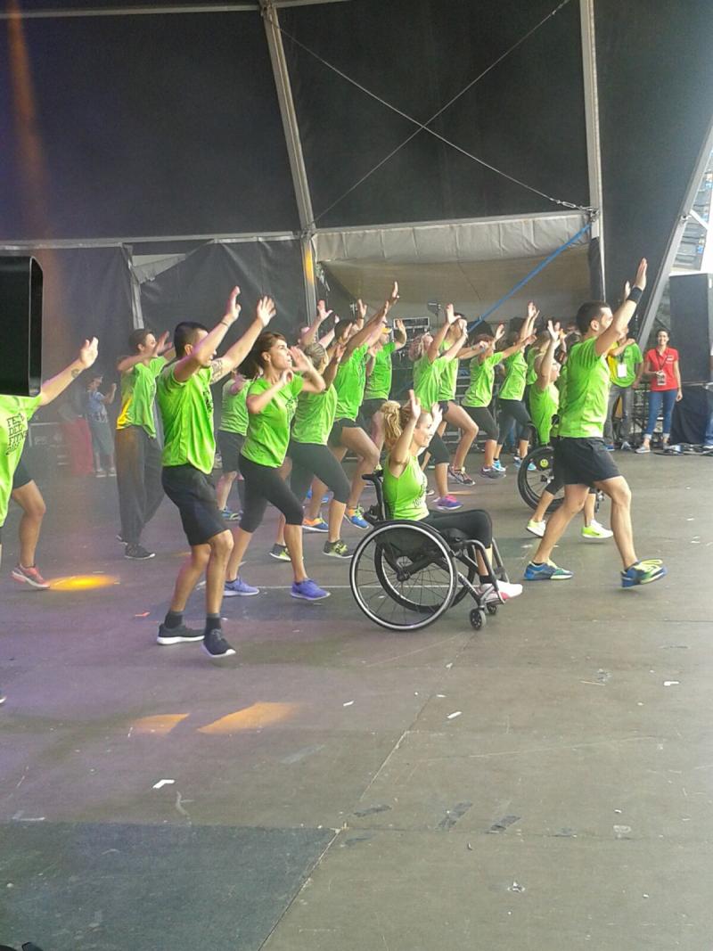 img-20150920-wa0002.jpg fotografías del escenario del Fitness Day, en el cual participaron 2 ex pacientes del Institut Guttmann