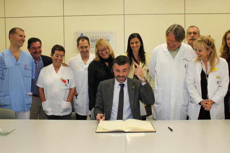 vila2.jpg El Conseller Vila en el hospital