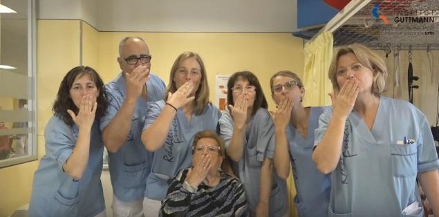 fotonenhosp.jpg El equipo de Guttmann participa en el Día del Niño Hospitalizado