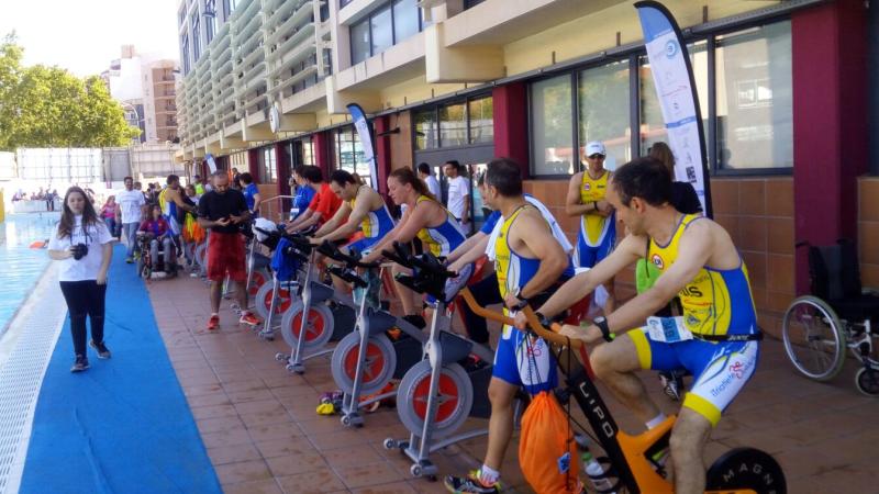 img-20160515-wa0020.jpg El Institut Guttmann en el 1a Triatlón Solidario de Hospitalet.