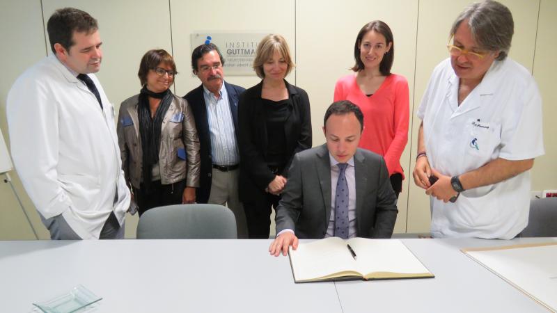 Xavier Espot, Ministro de Asuntos Sociales, Justicia e Interior del Gobierno de Andorra, visita el Institut Guttmann