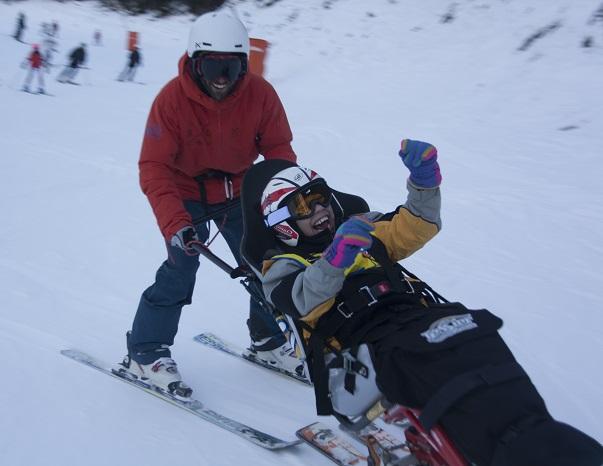 Salida de esquí con los pacientes infantiles