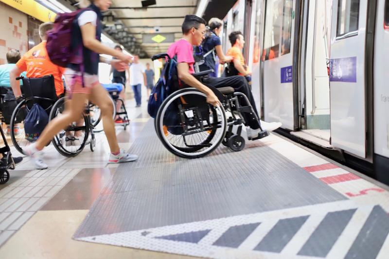 enfermo mueble lanza 20 años de trabajo con TMB promoviendo la accesibilidad en la ciudad de  Barcelona. | Institut Guttmann