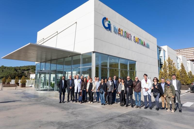 Un grupo italiano de especialistas en urología visita el hospital