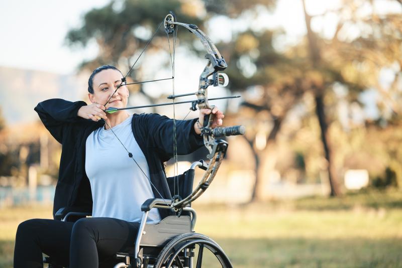 Un estudio revela que las mujeres y las personas mayores con lesión medular experimentan más barreras para la práctica de actividad física en el ocio